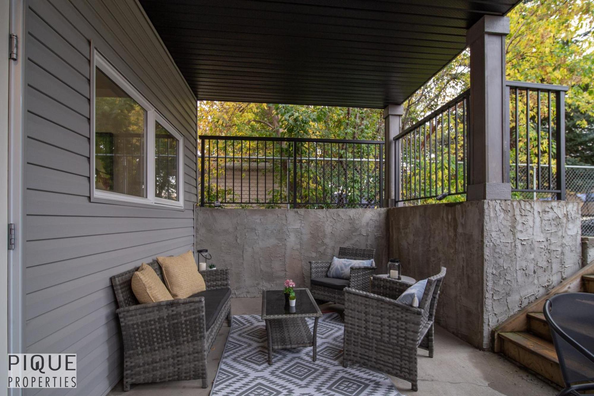 Executive Home - Long Stays Welcome - Garage Parking - Free Wifi & Netflix Edmonton Room photo